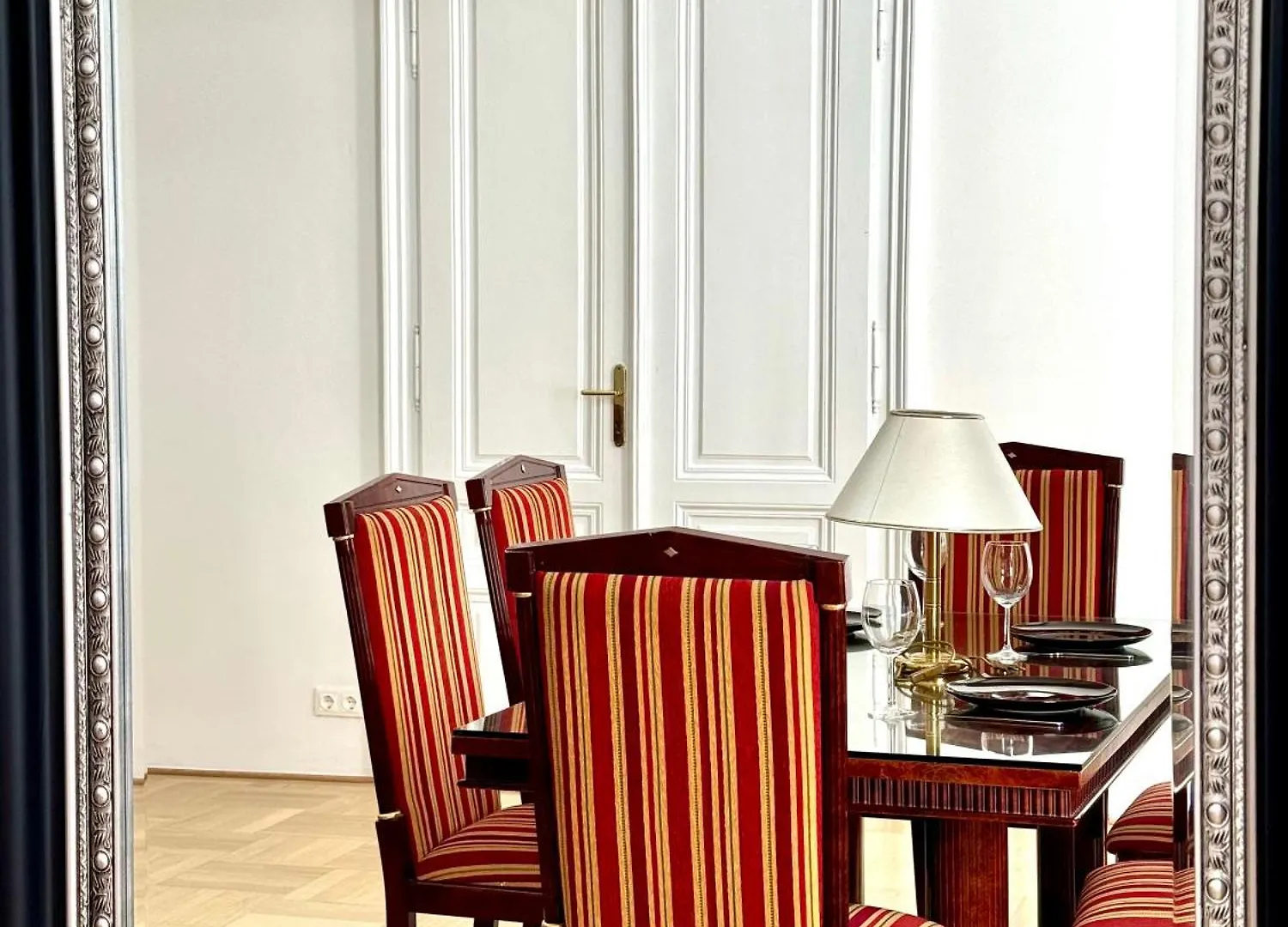 Opera Vienna Apartment 145 M2