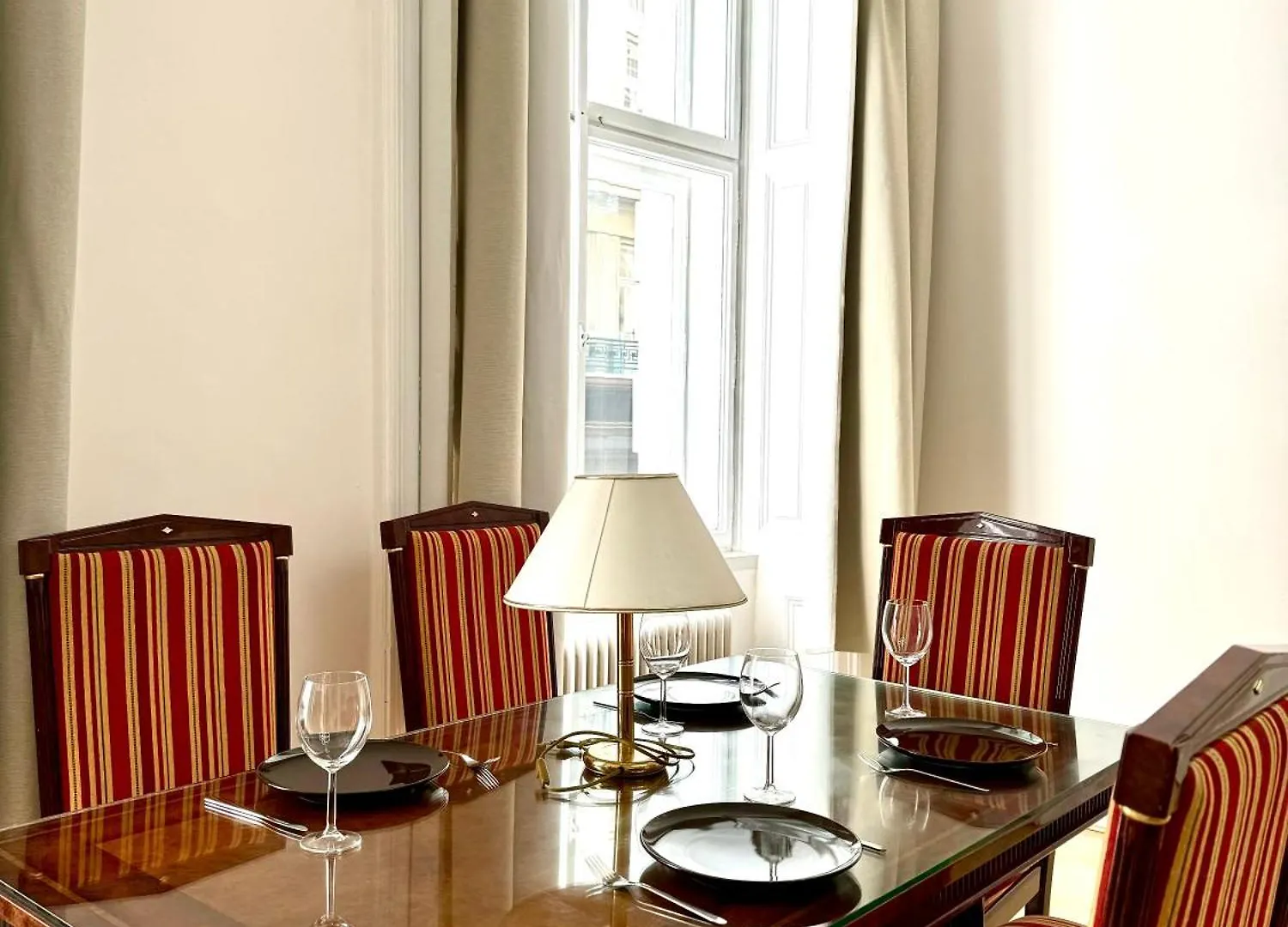Opera Vienna Apartment 145 M2