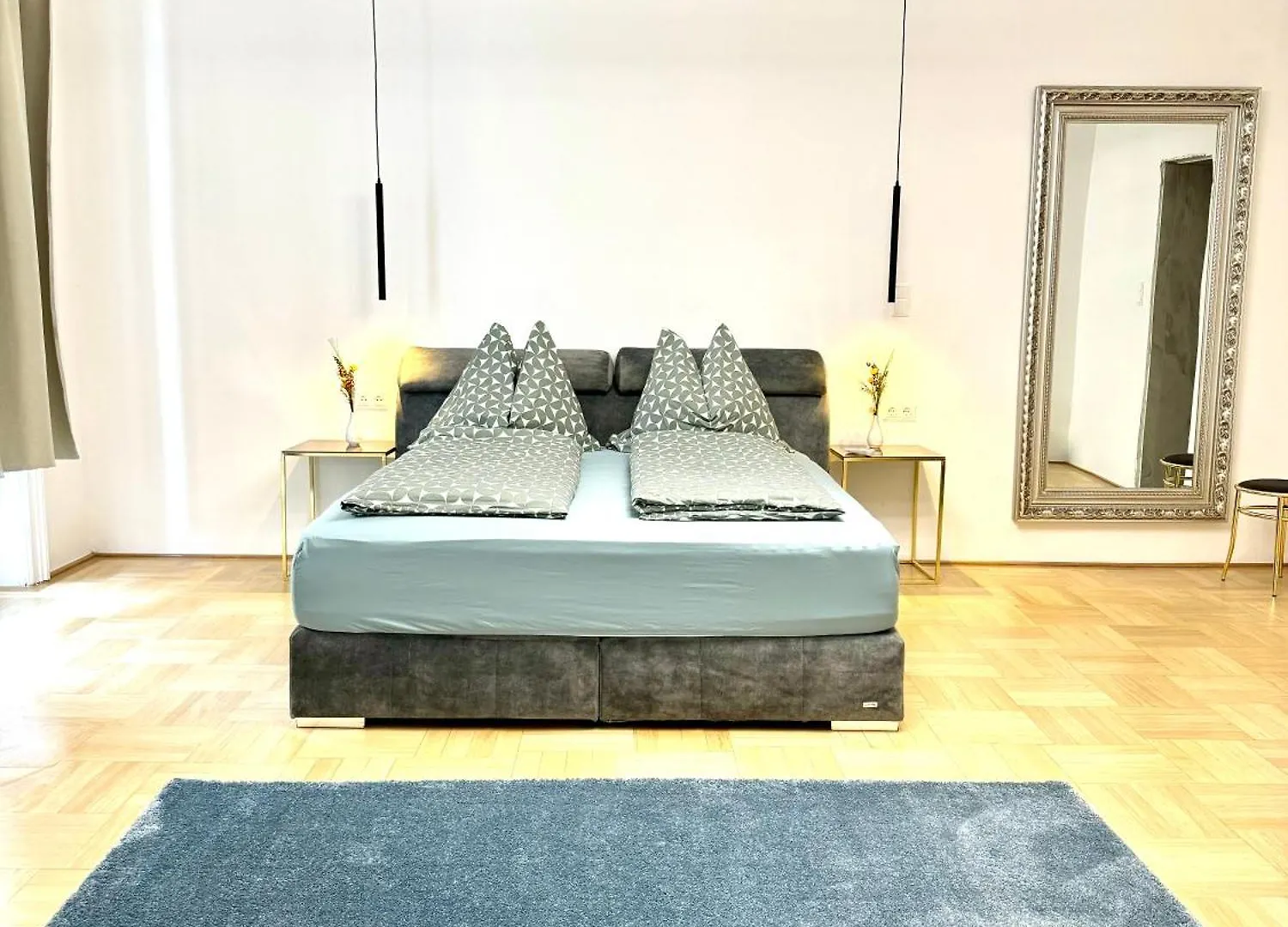 Opera Vienna Apartment 145 M2 0*,  Austria
